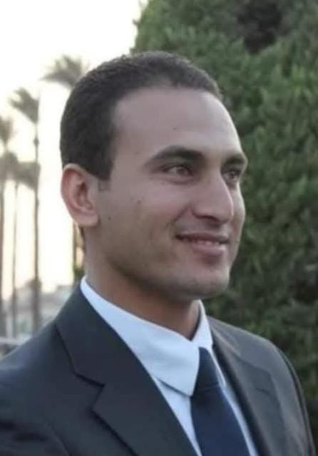 وائل عبد الحميد ووالديه